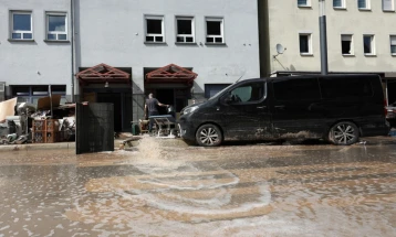 Неверемето со град предивика поплави и сообраќаен хаос во Баварија