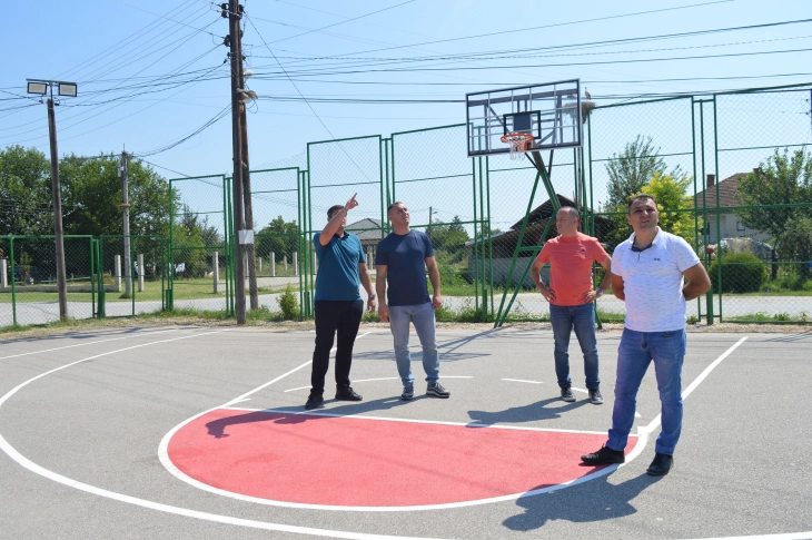Реконструирано игралиште за баскет во Кадино