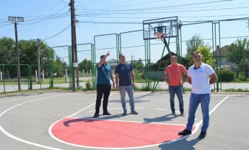 Реконструирано игралиште за баскет во Кадино