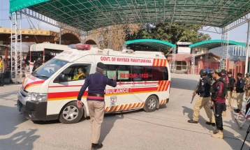 Tetë civilë u plagosën në dy sulme vetëvrasëse  në afërsi të një objekti ushtarak në Pakistan
