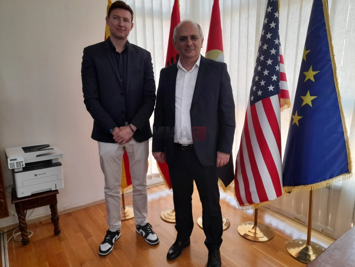 Албанскиот амбасадор Меидани во посета на Дебар