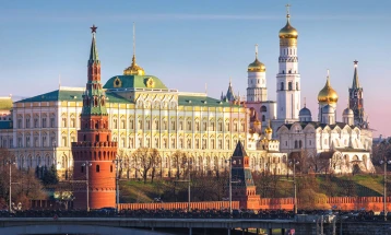 Kremlini për deklaratën e Zelenskit për pjesëmarrjen e Rusisë në samitin e paqes: Duhet të sqarohet se për çfarë samiti bëhet fjalë