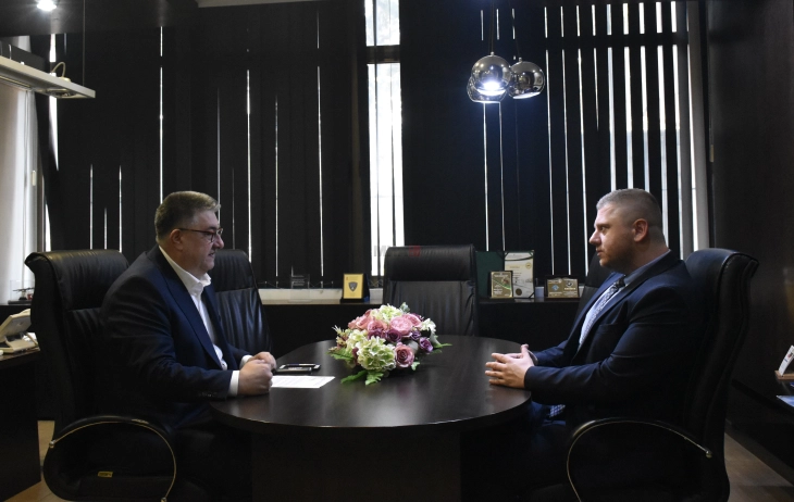 Takimi i ministrit Minçev me kryetarin e Komisionit për parandalim dhe mbrojtje nga diskriminimi Jadrovski