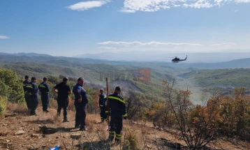 Сиљановска - Давкова во посета војниците кои учествуваат во гаснењето на пожарот на Серта (во живо)