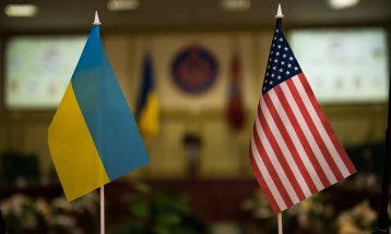 Столтенберг: „Исклучително важно“ е САД и понатаму ја поддржуваат Украина