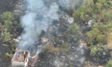 Изгаснат пожар меѓу струмичките села Водоча и Вељуса, огнот зафатил и неколку викендички