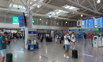 Авиосообраќајот на атинскиот аеродром засега се одвива без проблеми