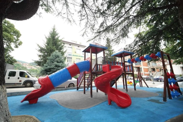 Уредено ново детско катче во градскиот парк Крива Паланка