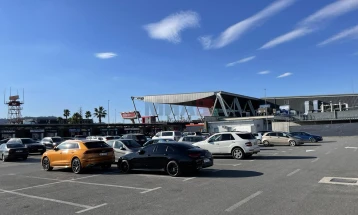 Aeroporti në Tiranë disponon me sistem të dyfishtë, trafiku ajror pa probleme