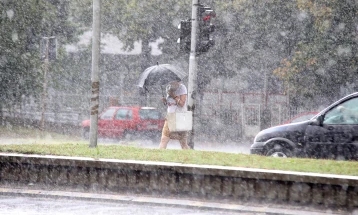 Пороен дожд и грмежи во Охрид, Свети Николе и Струмица