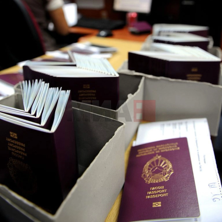 Мицкоски за дипломатските пасоши на антикорупционерите: Не мислам дека треба да се расфрламе со имотот на граѓаните