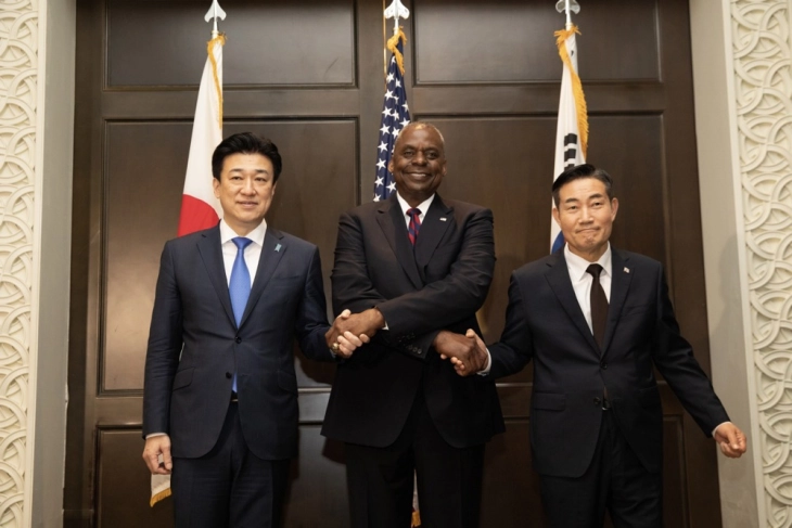 Министрите за одбрана на Јужна Кореја, САД и Јапонија во Токио ќе разговараат за заканите од Северна Кореја