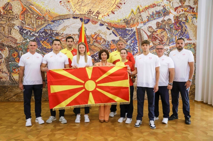 Presidentja Siljanovska-Davkova priti sportistët e vendit që do të marrin pjesë në Lojërat olimpike në Paris