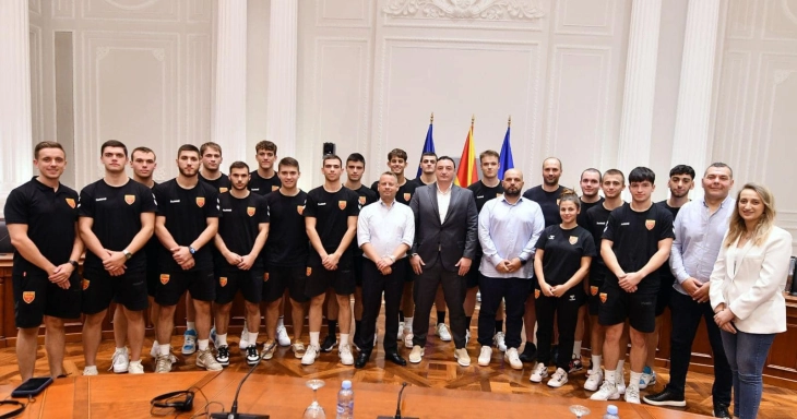 Македонската младинска ракометна репрезентација на прием кај министерот Ристовски