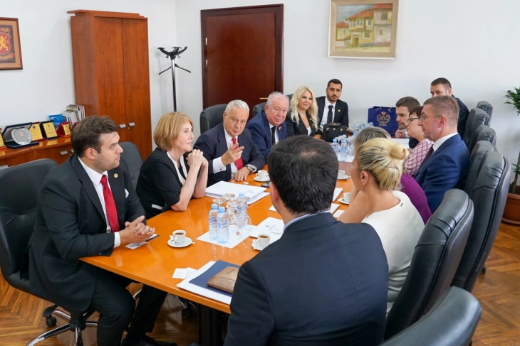 Мицкоски одржа средба со претседателот на фондација „Мармара”, Република Турција, Акан Сувер