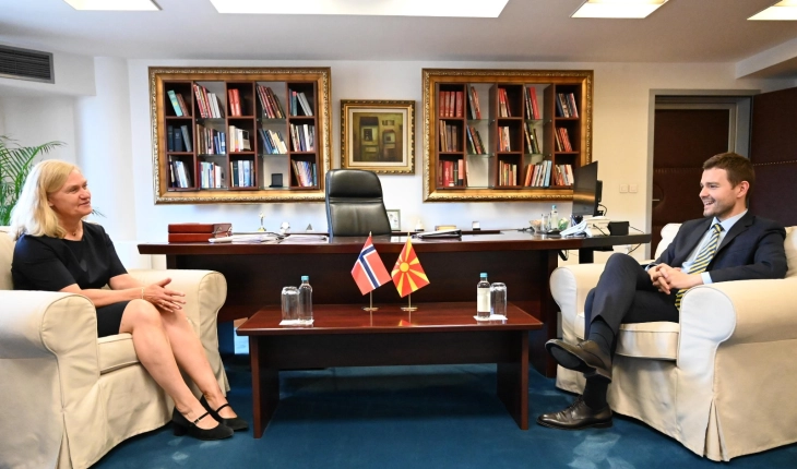 Средби на Муцунски со амбасадорката на норвешка Мелсом и со претставникот на ЕИБ Габриел