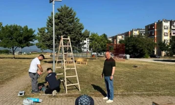 Во тек е реконструкција на паркот во дебарската населба Венец еден