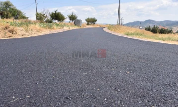 Се асфалтираат улици во штипското село Чардаклија