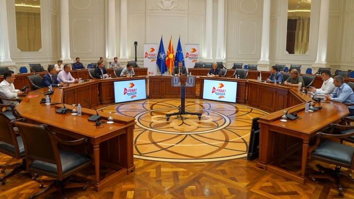 Средба на министерот Перински со градоначалниците од Полошкиот плански регион 