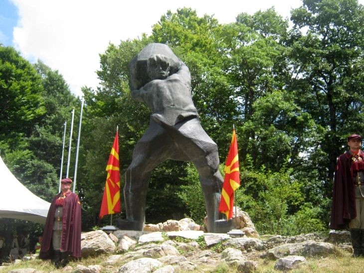 Siljanovska Davkova in Pelince to mark Ilinden, Mickoski in Krushevo for the national holiday; Gashi in Skopje