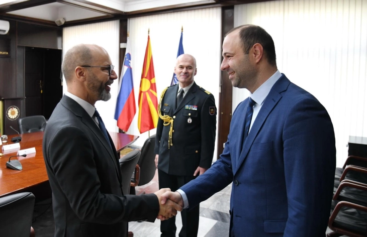 Средба на министерот Мисајловски со амбасадорот на Република Словенија Грегор Прескер