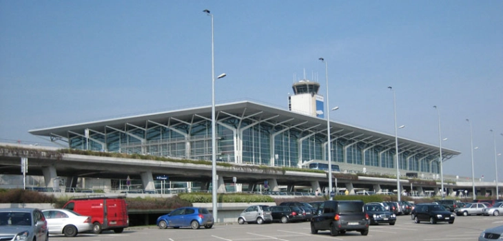 Евакуиран француско-швајцарскиот аеродром Базел-Мулхаус поради безбедносни причини