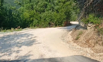 Селото Луковица бара Владата да провери како Општина Желино ги потрошила државните пари за асфалтирање на патот до нивното место