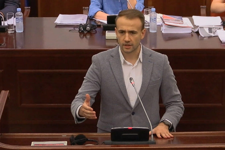 Стојаноски: Лага е дека нема средства за зголемување на платите и дека не се прифатени барањата на синдикатите