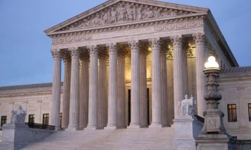 Бајден ќе предложи задолжителен етички кодекс и ограничувања на мандатот за судиите на Врховниот суд