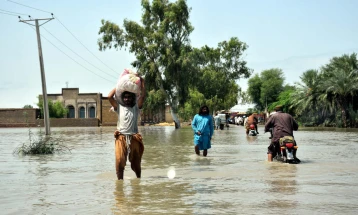 Најмалку 14 лица загинаа во поплавите во Пакистан