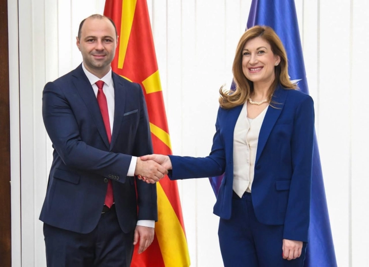 Средба на министерот Мисајловски со српската амбасадорка Јовановиќ