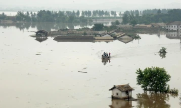 Јужна Кореја и понуди хуманитарна помош на Северна Кореја која е погодена од поплави