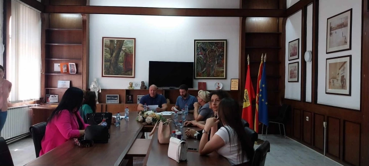 Општина Куманово додели договори на пет граѓански здруженија кои нудат поддршка за ранливи категории кумановци