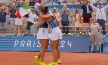 Сара Ерани и Јасмин Паолини се олимписки шампиони во двојки