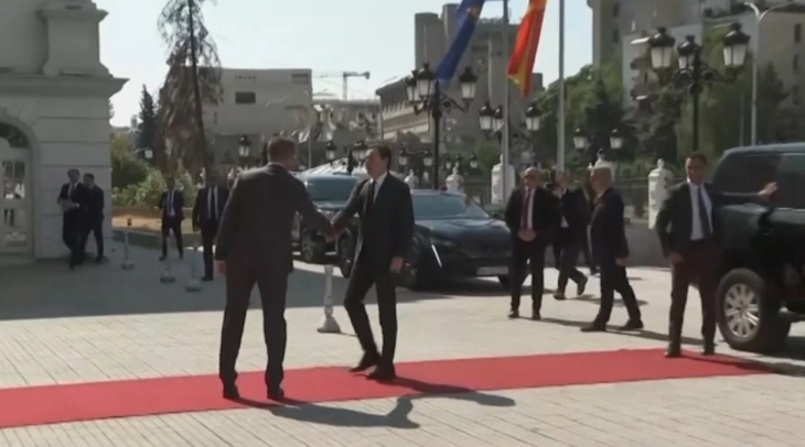 PM Mickoski welcomes Kosovo counterpart Kurti in Skopje