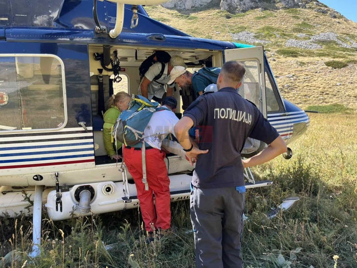 Gjatë shuarjes së zjarrit në Galiçicë, shpëtohet një turiste e lënduar nga Çekia