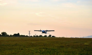 Во Велес и околината утре трето авионско прскање против комарци