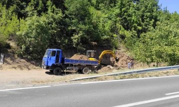 Поради реконструкција забрането користење на чешмата на патот Делчево - Македонска Каменица пред Димовско Маало во с.Драмче