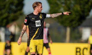 Report: Former Dortmund forward Reus signs with LA Galaxy