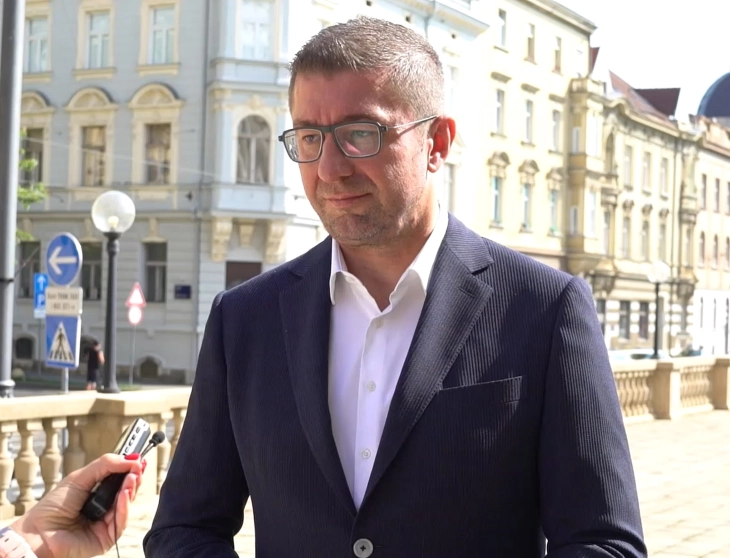 Mickoski për MIA-n: Të mos biem në grackë e të futemi në retorikën parazgjedhore tek fqinji ynë lindor