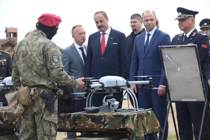 Turqia dhuroi dronë, mjete për lidhje dhe pajisje intendante për Armatën tonë