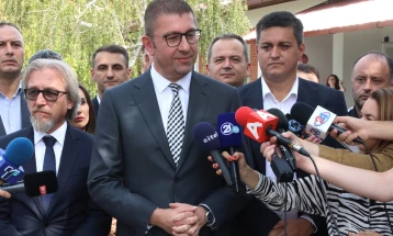 Mickoski i demanton akuzat e Filipçes për feudalizëm