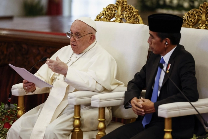 Pope Francis calls for interreligious dialogue during Indonesia visit