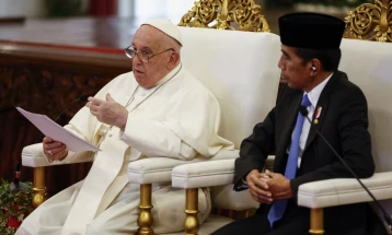 Pope Francis calls for interreligious dialogue during Indonesia visit