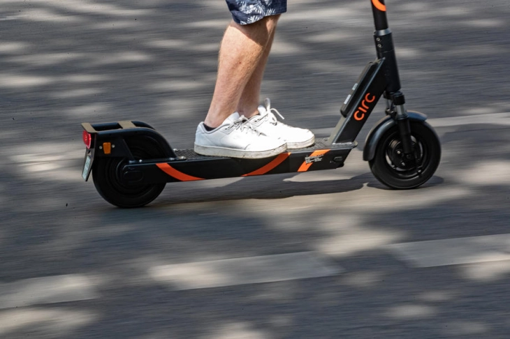 Madrid follows lead of Paris and bans rental e-scooters