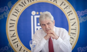 Ahmeti: Në 33-vjetorin e pavarësisë, elitat politike të respektojnë vullnetin e shqiptarëve dhe barazinë