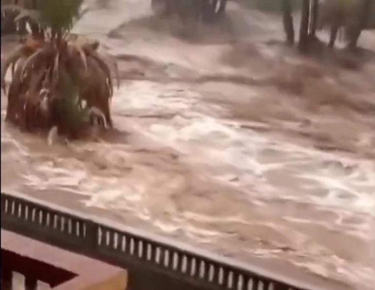 Најмалку четири лица загинаа во поплавите во Мароко, 14 се водат како исчезнати