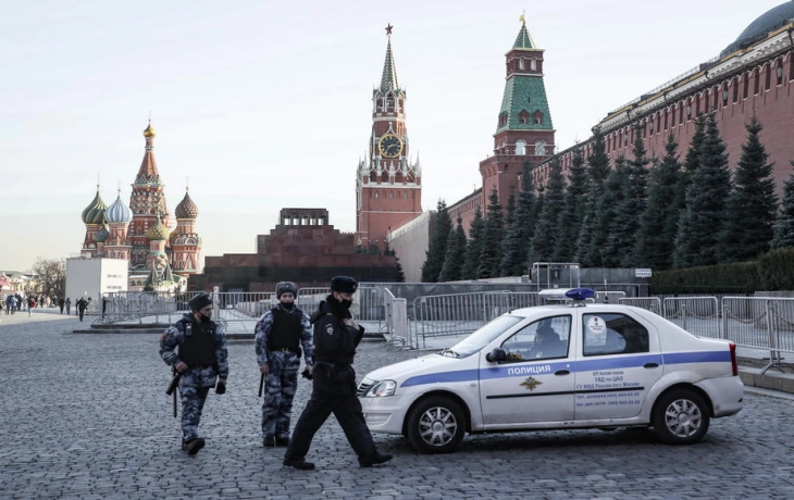 Една жена убиена во масивен напад со дронови врз Москва и други девет региони, откажани летови на московските аеродроми