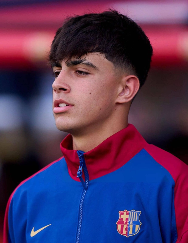 Barcelona teenager Bernal set for year out after knee surgery