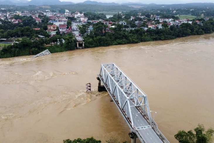 Тајфунот Јаги во Виетнам уби 65 лица, 39 се водат како исчезнати